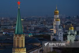Рубиновые звезды Московского Кремля засияли