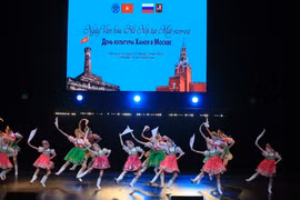 Танцевальный номер «Калинка» в исполнении детей города Москвы (Фото: ВИА)