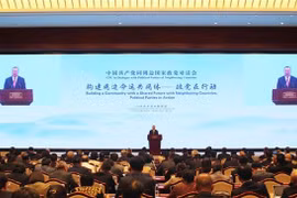 Лю Цзяньчао, начальник Отдела международных связей ЦК КПК выступает на диалоге (Фото: ВИА)
