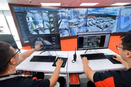 Система интеллектуального управления транспортом (TMS) в Логистическом парке Viettel использует ИИ и GPS для отслеживания маршрутов перевозок, обладает возможностями анализа больших данных и прогнозирования рисков (Фото: ВИА)