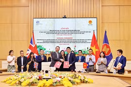 На церемонии подписания МoU (Фото: moit.gov.vn)