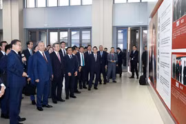 Генсекретарь, Президент То Лам проводит инспекционную поездку в стартовой зоне нового района Сюнъань в провинции Хэбэй (Китай) (Фото: ВИА)