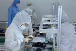 Сборка ноутбуков на экспорт на заводе Heesung Electronics Vietnam Co., Ltd., промышленный парк Чангзуе, район Анзыонг, город Хайфон (Фото: ВИА)