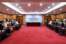 Общий вид церемонии подписания соглашений (Фото: thoibaonganhang.vn)