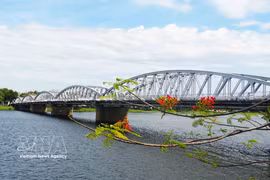 Мост Чыонгтьен (Хюэ) вернул первоначальный цвет окраски